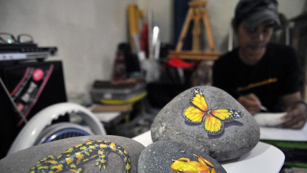 Wow! Batu Hias Ini Dijual Hingga Rp 1 Juta