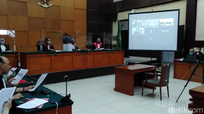 Sidang dakwaan kasus surat jalan