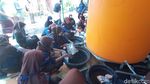 Foto: Pandemi Corona, Air Salamun Dibagikan ke Rumah Warga Kudus
