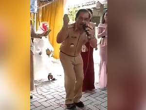 Pemkab Bela Bupati Blora yang Viral Dangdutan: Masker Dilepas Saat Nyanyi