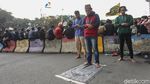 Tak Bisa Ke Istana, Mahasiswa Orasi di Kawasan Gambir