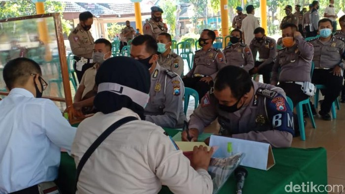 15 Polisi Dangdutan di Pasuruan Langgar Prokes Didenda Rp 100 Ribu/Orang