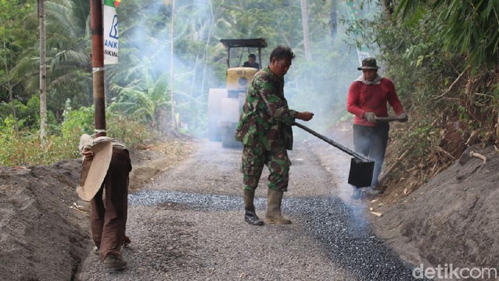 30 tahun tak tersentuh pembangunan, warga pelosok Tasikmalaya akhirya punya jalan mulus