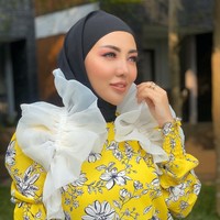 Bella Shofie dinikahi pria beristri, Suryono, pada 2015. Rumah tangga mereka hanya seumr jagung. Tak sampai setahun, sang suami menggugat cerai Bella dengan alasan hubungan mereka tak lagi harmonis. Kini Bella sudah menikah lagi dengan pengusaha Daniel Rigan dan dikaruniai seorang anak. Foto: Instagram