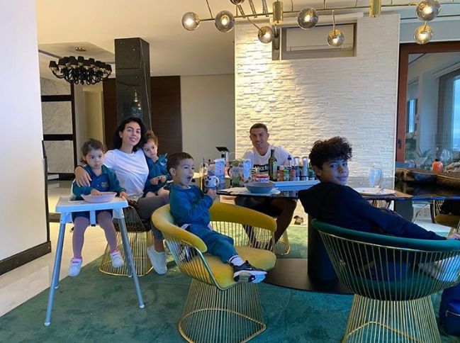 Makanan Favorit dan Tips Diet Cristiano Ronaldo