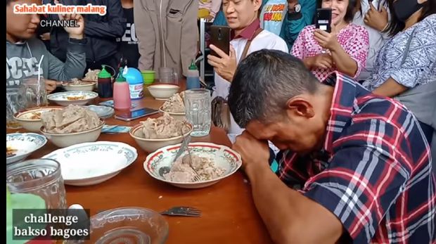 Dari Jakarta Bapak Ini ke Malang Khusus Ikut Lomba Makan Bakso