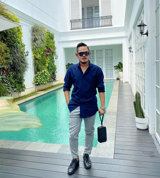 Ketika dihubungi oleh Wolipop lewat sambungan telepon, Gilang berbagi cerita soal kado ulang tahunnya untuk sang istri yang tak biasa. Kata pria 31 tahun itu, setiap tahun dia memang selalu memberikan kejutan untuk istrinya. Foto: Instagram @juragan_99