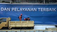 Sebelumnya, aksi massa PA 212 dkk di Patung Kuda Arjuna Wiwaha, Jakarta Pusat, berimbas terhadap kegiatan operasional TransJakarta. 