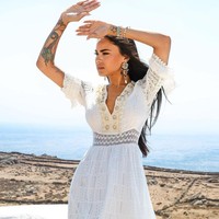 Penampilannya dulu dan kini memang terlihat jauh berbeda. Kini, Iasmin memiliki bentuk wajah yang lebih oval, dengan bibir tebal. Terlebih lagi area dadanya yang tampak kontras dibanding dulu.  Foto: dok. Instagram