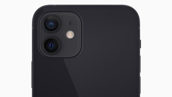 Dua kamer terpasang di bagian belakang berukuran 12 MP. Foto: Apple