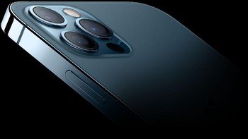 Fitur baru yang dihadirkan Apple ProRAW yang menempatkan smartHDR multiframe ke dalam format RAW. Tidak kalah menarik Apple memberikan dukungan perekaman video 10-bit HDR dan Dolby Vision HDR. Foto: Apple