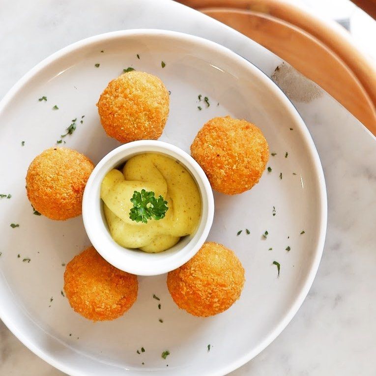 Lekker! Bitterballen Khas Belanda yang Gurih Renyah Ada di 5 Toko Online Ini