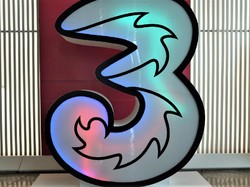 Strategi Tri Perkuat Loyalitas Pelanggan di Tengah Sengitnya Persaingan