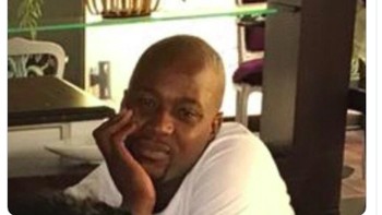 Ekspresi pengguna iPhona 5 menonton peluncuran iPhone 12. Foto: screenshot