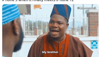 iPhone 5 dan iPhone 12 bersaudara karena kembar. Foto: screenshot