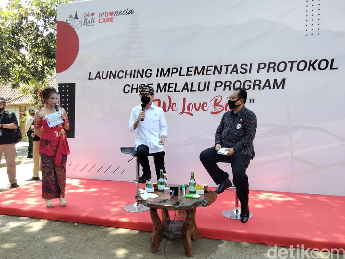Menteri Pariwisata dan Ekonomi Kreatif Kepala Badan Pariwisata dan Ekonomi Kreatif Wishnutama Kusubandio
