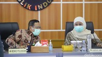 Gubernur Khofifah mengungkapkan, selain bersama-sama memahami UU Cipta Kerja, diskusi soal pemahaman terhadap UU tersebut perlu dilakukan. Sehingga, nantinya diperoleh persepsi yang sama dan pemahaman secara komprehensif tentang UU Cipta Kerja.