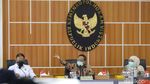 Momen Khofifah Rakor Bersama Mahfud MD Bahas Omnibus Law
