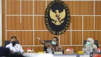 Narasi konstruktif dan produktif, tambah Khofifah, dapat digunakan sebagai penguat persatuan, kesatuan dan persaudaraan. Karena itu, dengan menangkal hoax akan dapat mencegah potensi timbulnya gesekan dan perpecahan sosial di tengah masyarakat.