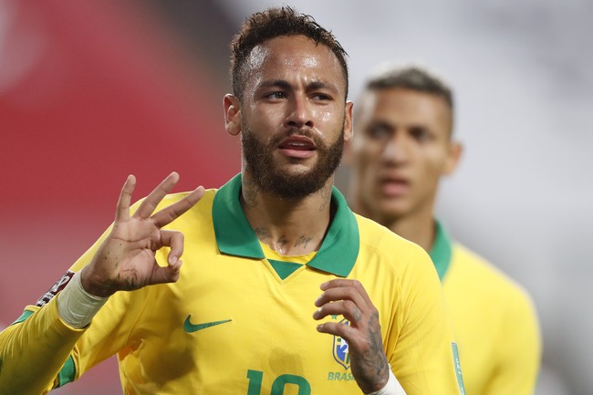 Hopper HQ merilis Instagram Rich List 2021, yakni daftar para selebriti dengan tarif paling mahal untuk satu postingan iklan. Urutan 10 ditempati pesekpakbola Neymar dengan bayaran USD 704 ribu atau sekitar Rp 10 miliar. Foto: Getty Images/Pool