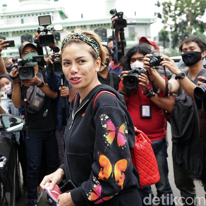 Nikita Mirzani Nikita Mirzani saat ditemui di Polres Jakarta Selatan.