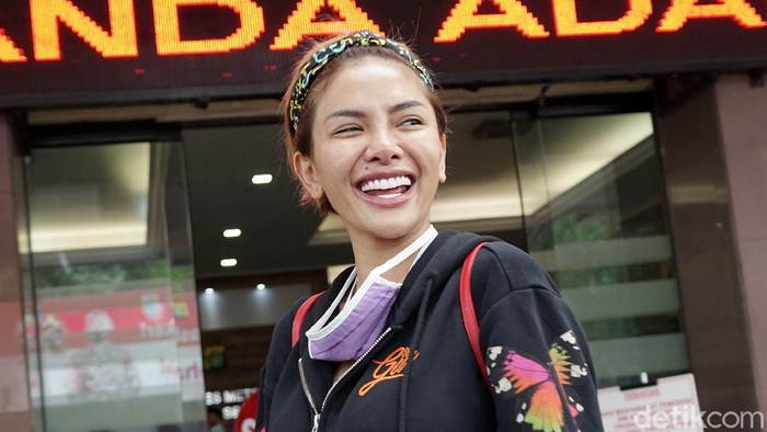 Nikita Mirzani Nikita Mirzani saat ditemui di Polres Jakarta Selatan.