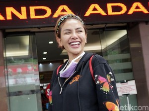 Nikita Mirzani Nyinyir Terus, Habib Rizieq Ambil Jalur Hukum?