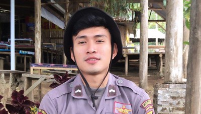 Ada Lagi, Polisi Ganteng Ini Viral Saat Demo Omnibus Law, Curi Perhatian
