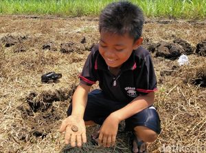 Koin Kuno Hasil Perburuan Warga Jombang Dijual ke Pengepul Rongsokan
