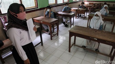 Uji Coba Sekolah Tatap Muka dengan Protokol Kesehatan Ketat