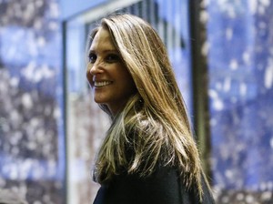Pemerintah AS Gugat Eks Ajudan Melania Trump terkait Buku Melania and Me