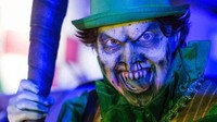Hopi Hori siap menghibur kamu dengan aneka kejutan yang sudah mereka siapkan. Termasuk di antaranya deretan hantu, monsters dan juga aneka makhluk jadi-jadian lainnya. (Carla Carniel/AP)