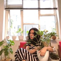 Dea Ananda juga tak ketinggalan dengan hobi mengoleksi tanaman hias yang jadi tren selama pandemi. Mantan personel Trio Kwek Kwek itu bahkan mengaku sudah tidak lagi terpikir koleksi tas dan sepatu karena beralih ke tanaman. Foto: Instagram