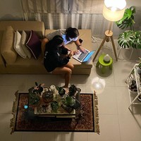 Selama pandemi Becky Tumewu mengaku sering tidak kuat melihat tanaman cantik. Tak heran jika sudut rumahnya dihiasi oleh tanaman-tanaman hias seperti ini. Foto: Instagram