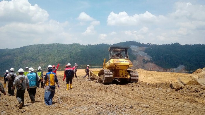 Tim Kemenko Marves mengecek proyek Bendungan Bener di Purworejo