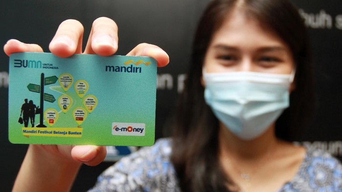Tingkatkan Layanan Digital di Festival Belanja Banten Pada bulan ini, Bank Mandiri meresmikan Bulan Layanan Digital dan Mandiri Festival Belanja Banten di Tangerang Selatan guna meningkatkan layanan digital.