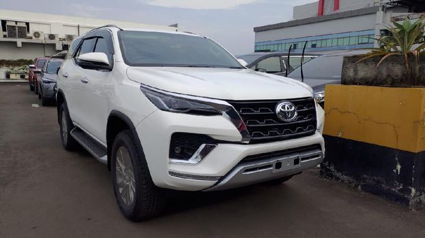 Toyota Fortuner facelift 2020.