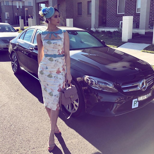 Selain lingkungan kerja, ia pun mengaku mendapat dukungan dari keluarganya. Ayah sangat bangga tapi tidak terkejut. Sejak kecil orangtuaku selalu mengajarkan kami bahwa wanita dan pria setara dan tidak ada yang tidak mungkin jika kamu punya intensi baik dan bekerja keras, katanya.  Foto: Instagram @arshdeep_kaur121