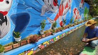 Semenjak itu, pengunjung berdatangan, kemudian rata-rata sehari habis 15 sampai 20 kap pakan ikan. Kemudian, untuk weekend minimal 50 kap pakan ikan habis.