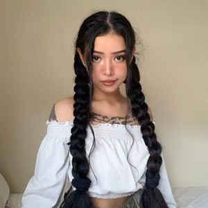 Siapa Bella Poarch, Viral Bertemu Blackpink? Ini 7 Fakta Sang Artis TikTok Siapa Bella Poarch, Viral Bertemu Blackpink? Ini 7 Fakta Sang Artis TikTok