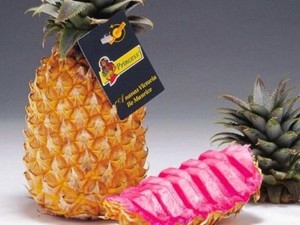 5 Buah Berwarna Unik Alami, Ada Nanas Pink dan Pisang Biru