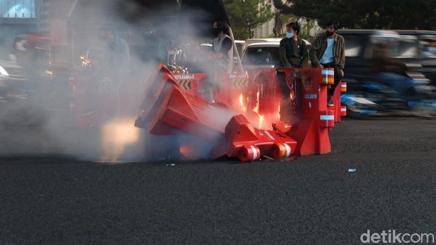 Demo mahasiswa di Bandung tolak omnibus law, 15 oktober 2020