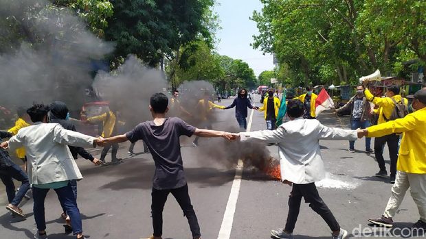demo omnibus law di jombang