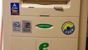 Begini case PC beberapa dekade lalu.  Foto: Reddit 