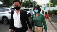 Dalam sidang tersebut, Vanessa Angel dituntut jaksa penuntut umum dengan hukuman 6 bulan penjara atas kasus kepemilikan 20 butir pil Xanax. Vanessa juga dihukum membayar denda sebesar Rp 10 juta subsider 3 bulan kurungan.