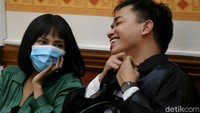 Seperti diketahui, Dalam perkara ini, Vanessa Angel duduk sebagai terdakwa. Polisi menyita 20 butir Xanax di kediaman Vanessa Angel. Sebanyak 15 butir ditemukan di kamar Vanessa, sedangkan 5 butir ditemukan di dalam tas yang berada di mobil.