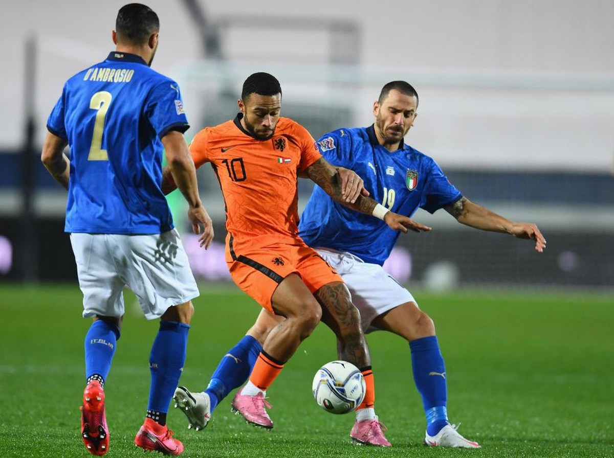 Italia ditahan imbang Belanda. Foto: Getty Images/Claudio Villa