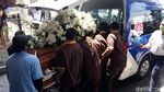 Jenazah Robby Sumampow Diberangkatkan ke Pemakaman