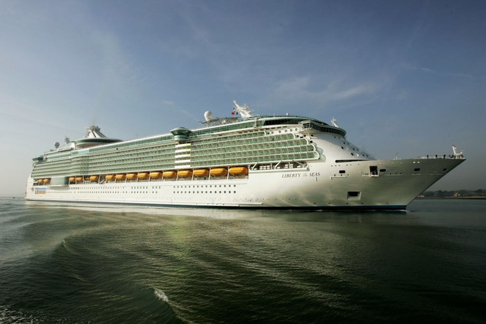 Kapar pesiar Royal Caribbean mengumumkan akan berlayar pertama kali sejak pandemi virus Corona di Singapura. Mereka telah mendapatkan izin dari pemerintah.