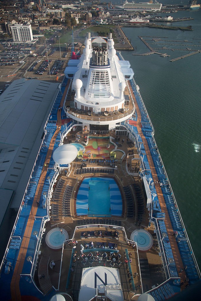 Kapar pesiar Royal Caribbean mengumumkan akan berlayar pertama kali sejak pandemi virus Corona di Singapura. Mereka telah mendapatkan izin dari pemerintah.